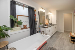 25-Primary Bathroom