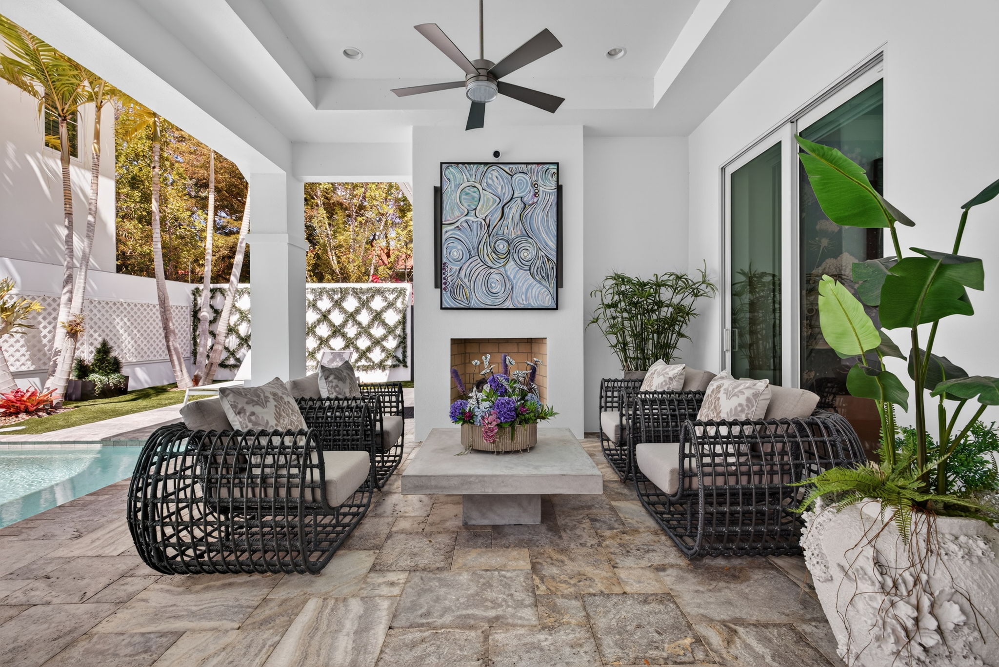 LANAI  SITING AREA 3 of 3