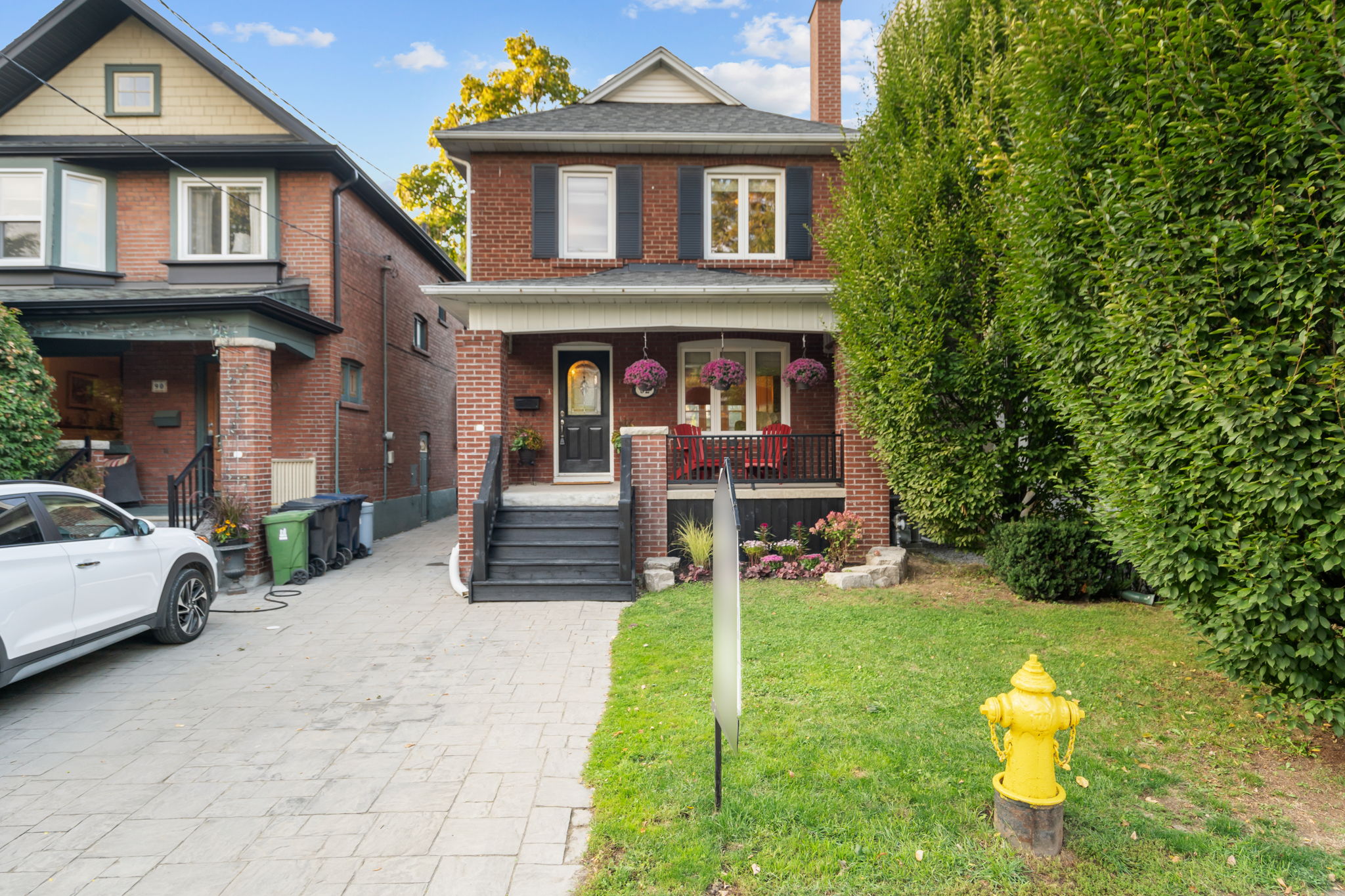 92 Bowood Ave Toronto, ON M4N 1Y5