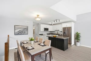 DSC02910 virtually staged.jpeg