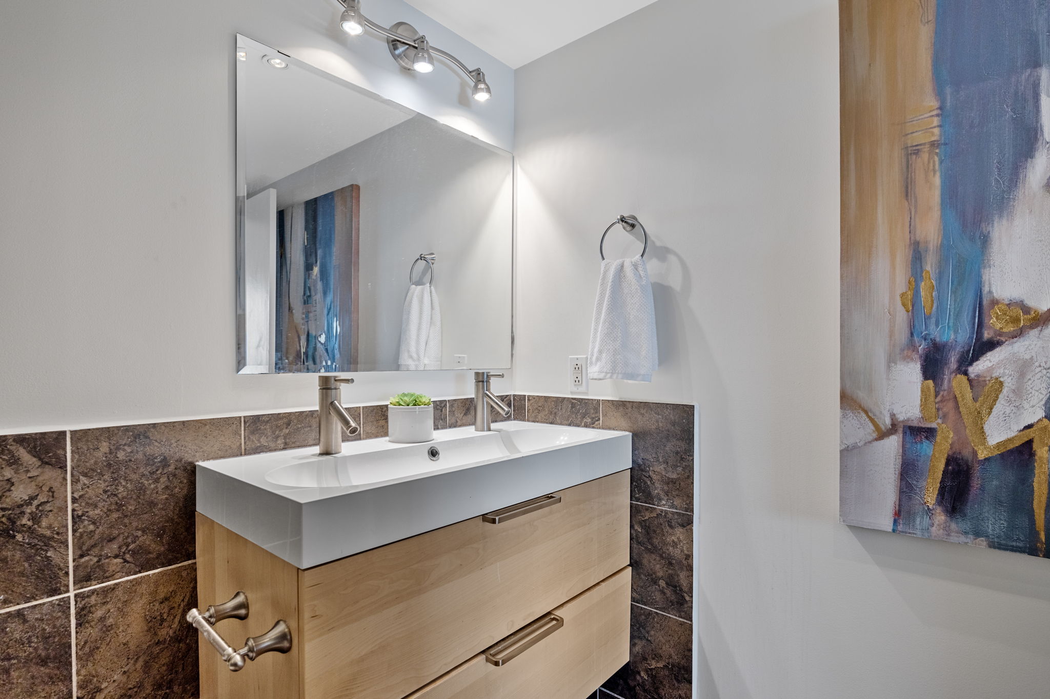 Toronto property showcase — delivered property photograph 21