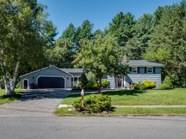 92 Patricia Ln Dracut MA-49