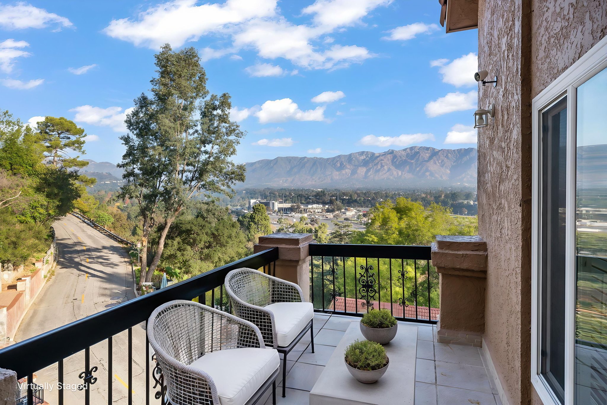 920 Glen Oaks Blvd_Flight2_MEDIA360VR-2 virtually staged.jpeg