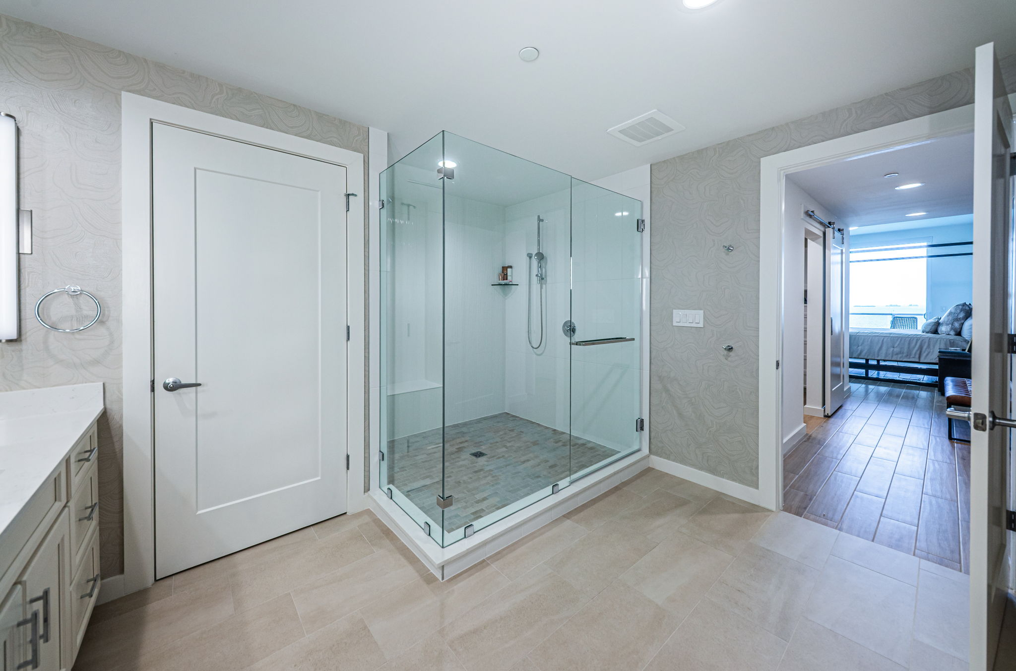 Master Bathroom1c
