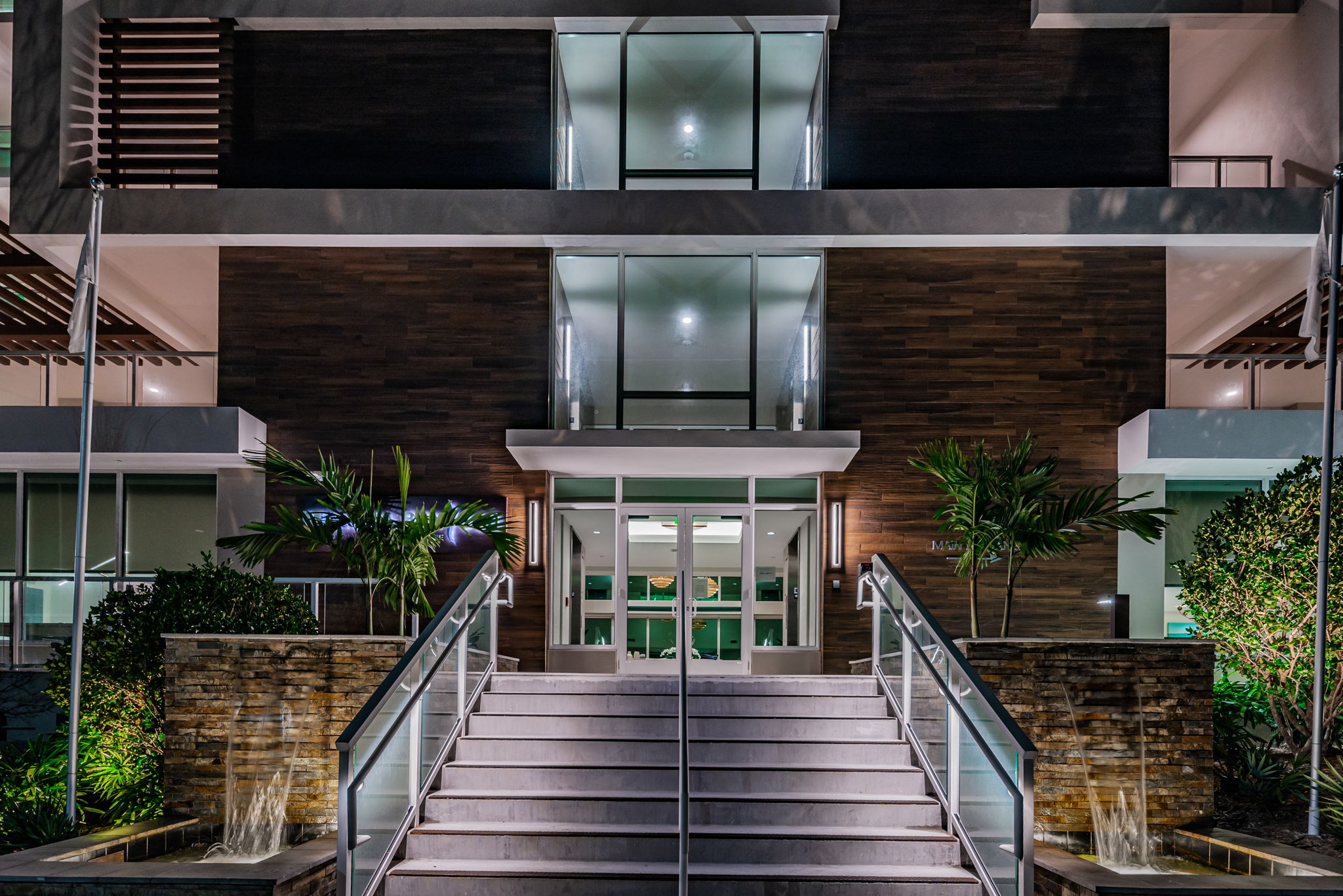 79-Side Entry Exterior20