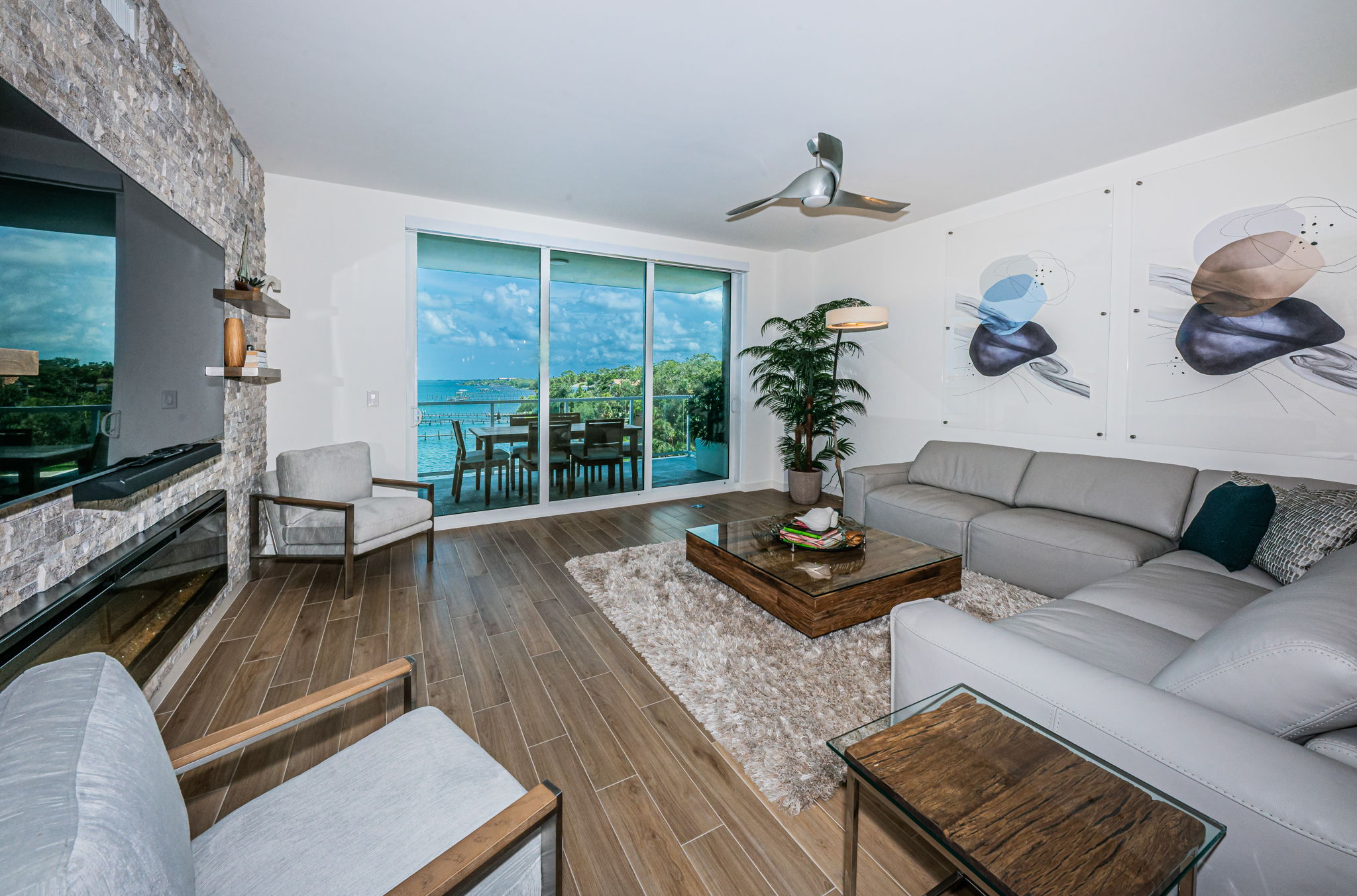 Living Room1-2