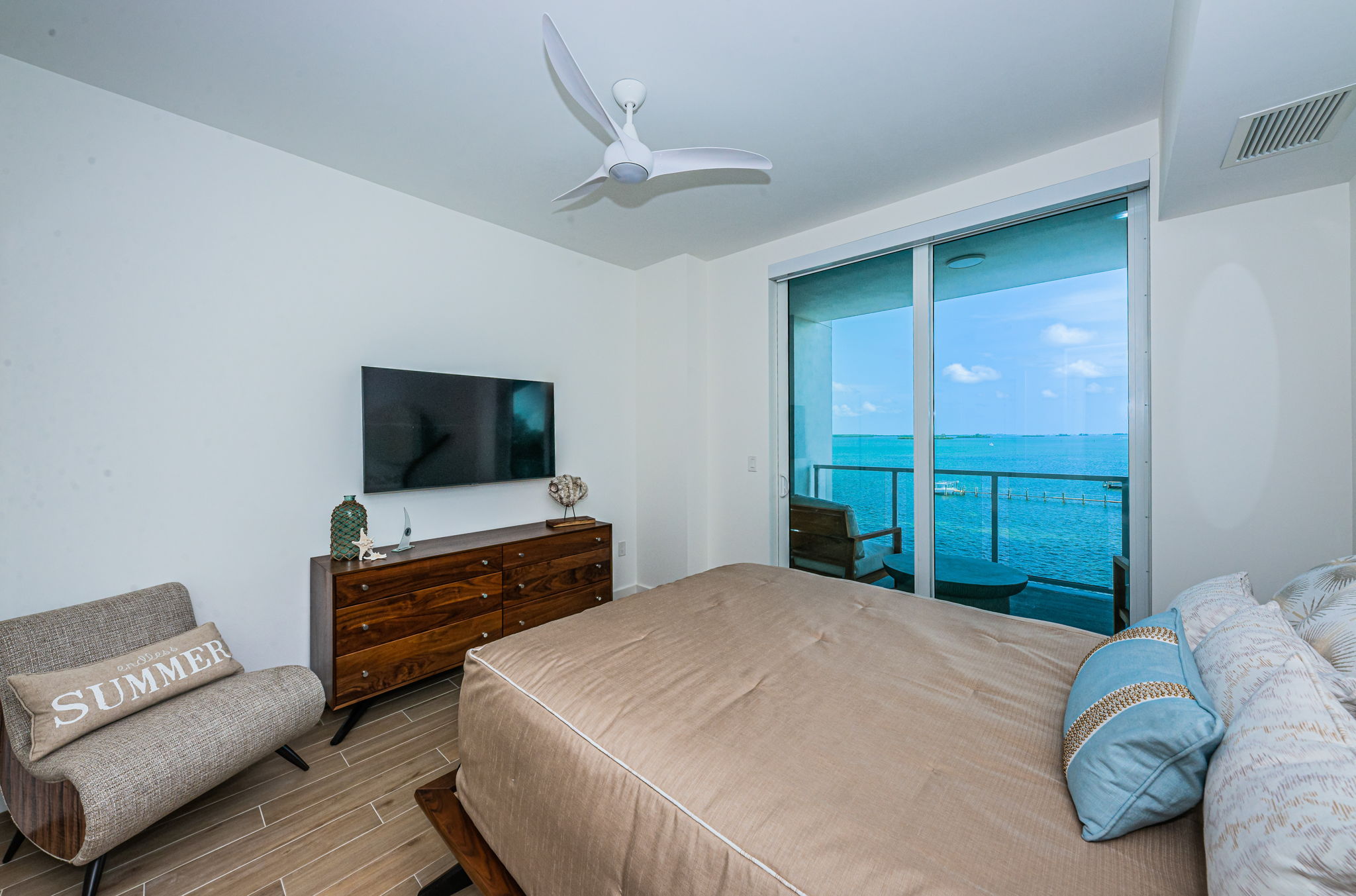 Guest Bedroom2a