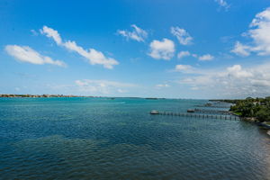 Living Room Balcony View3