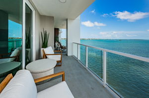 Guest Bedroom Balcony1