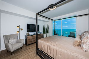 Master Bedroom1b