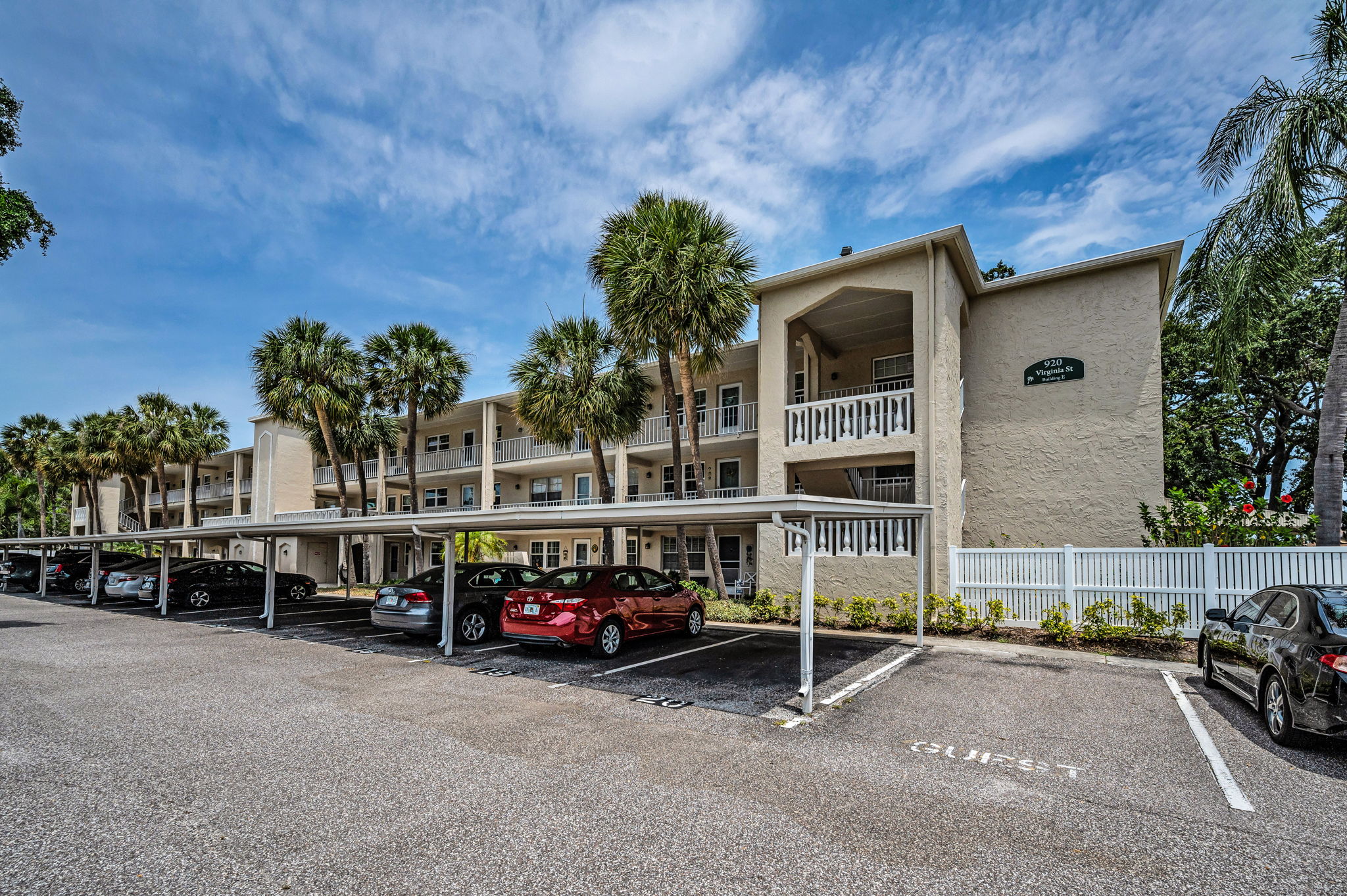 Front Exterior4