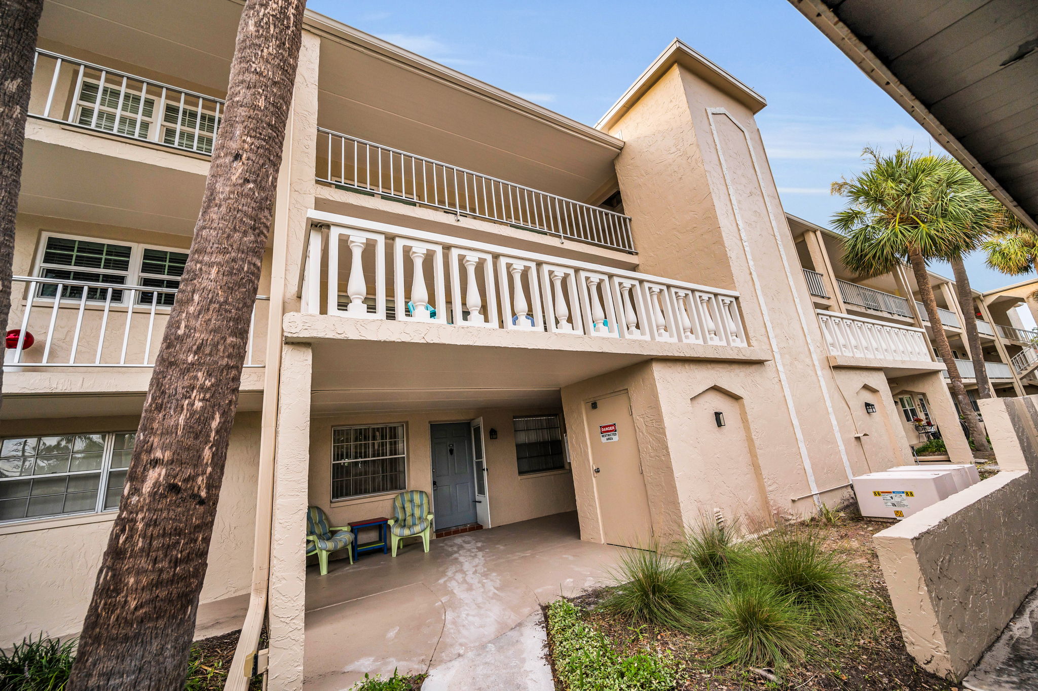 Front Exterior3