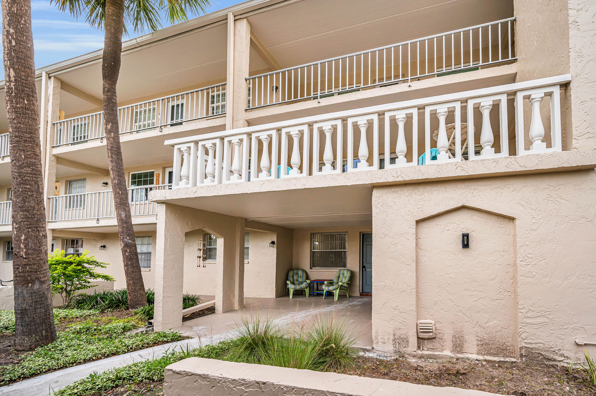 Front Exterior5