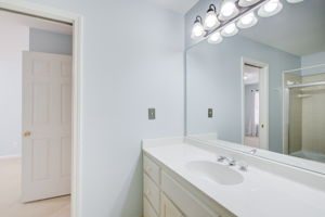 52 Shared Full Bath B