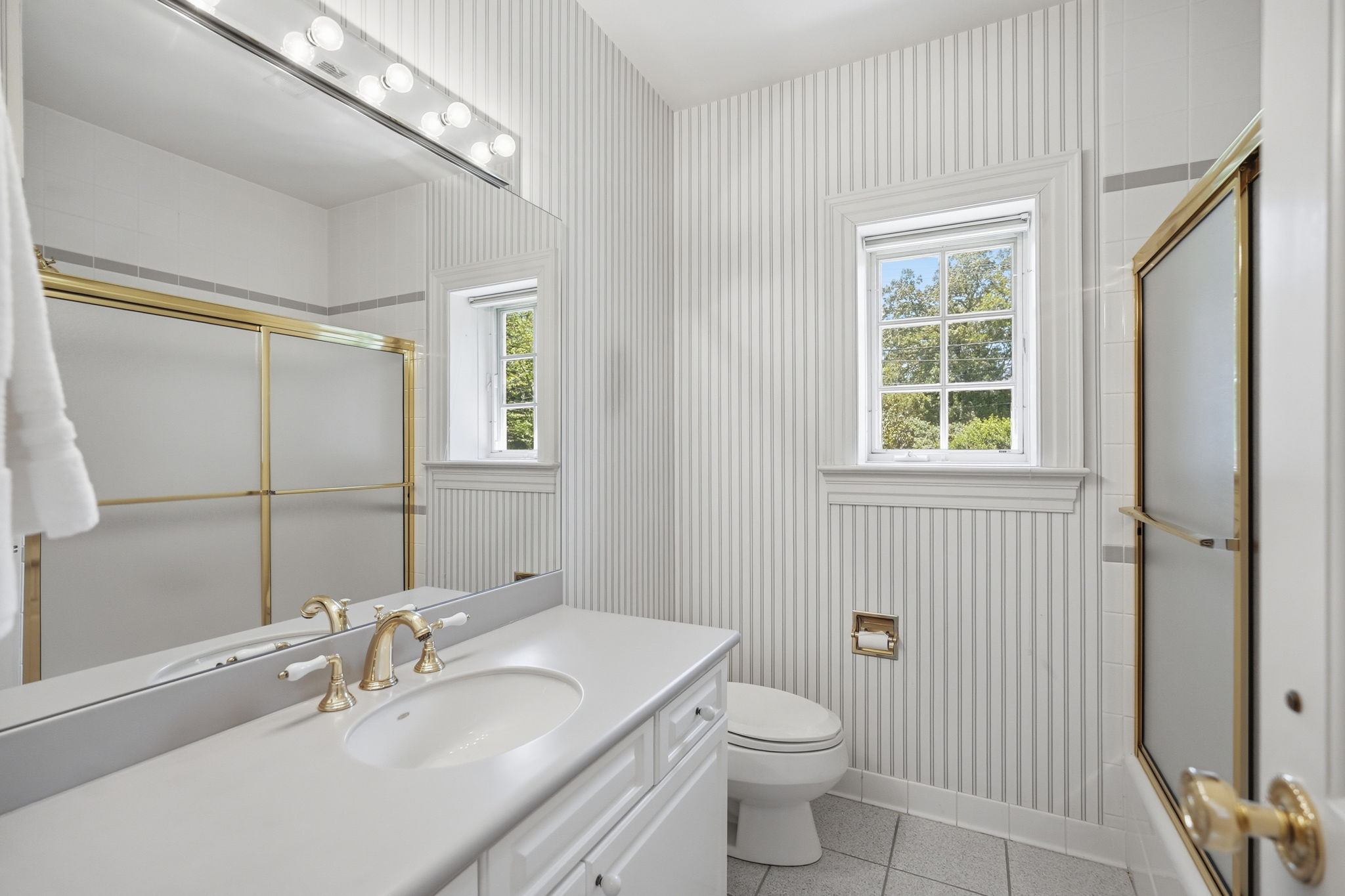 Lower Level Full Bath