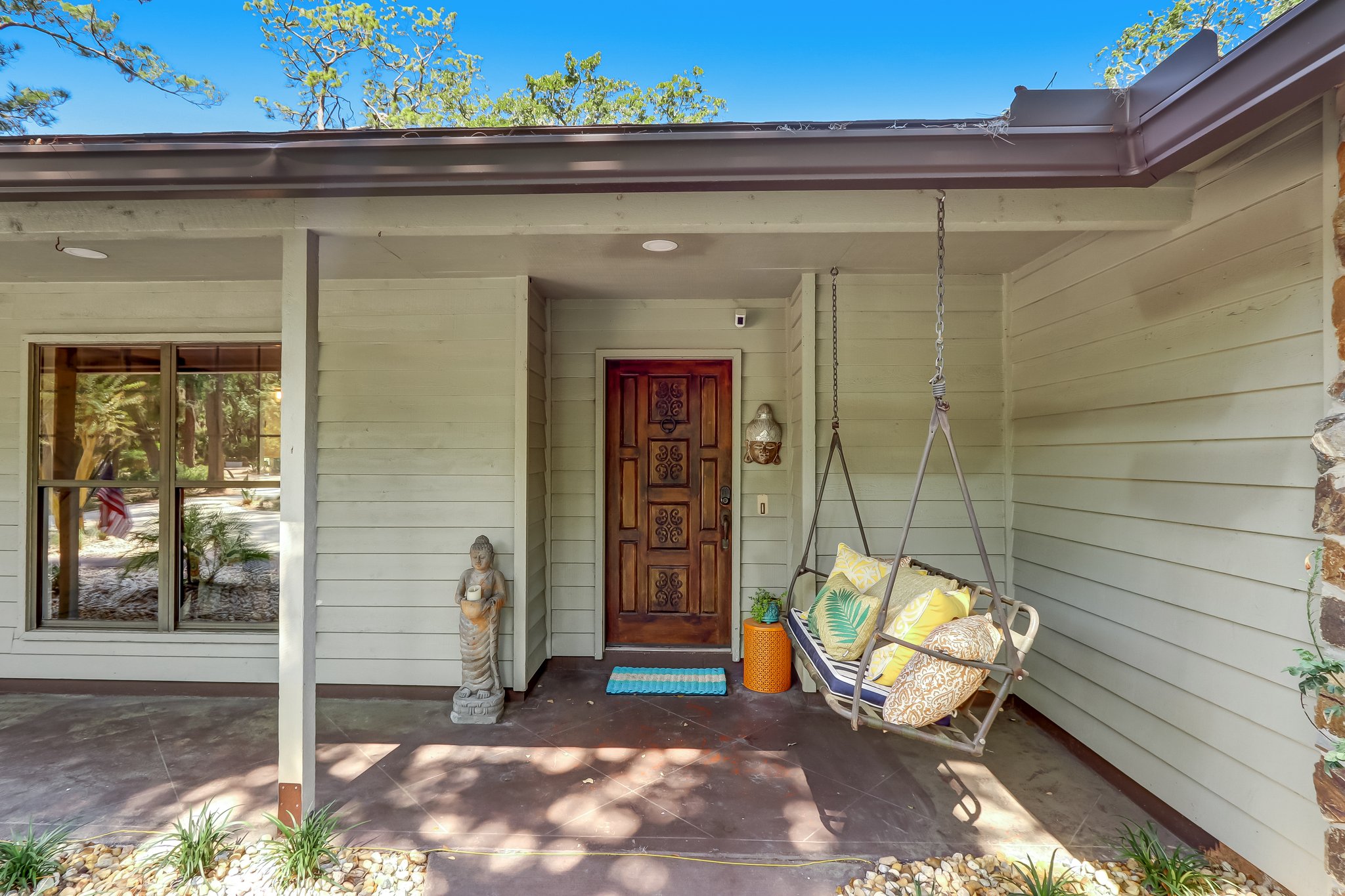 Front Porch/Entrance