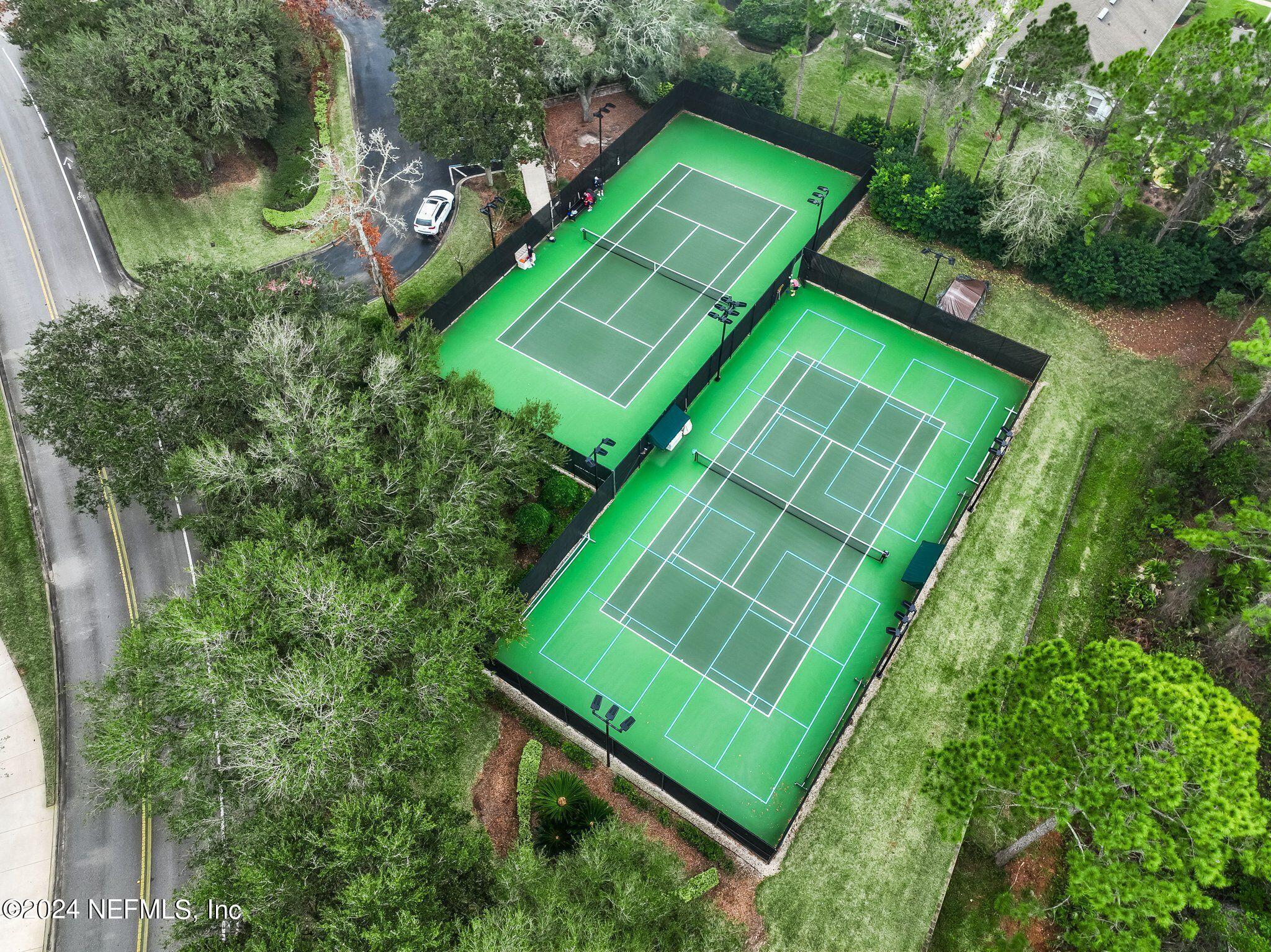 Pickleball & Tennis Courts