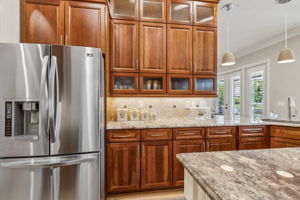 Great Counter & Storage Spaces