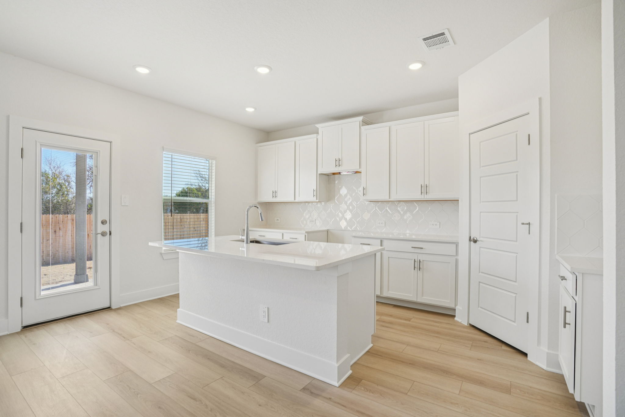 San Antonio -  Carmel Ranch-9204 Carmel Vw Schertz TX 78154-009