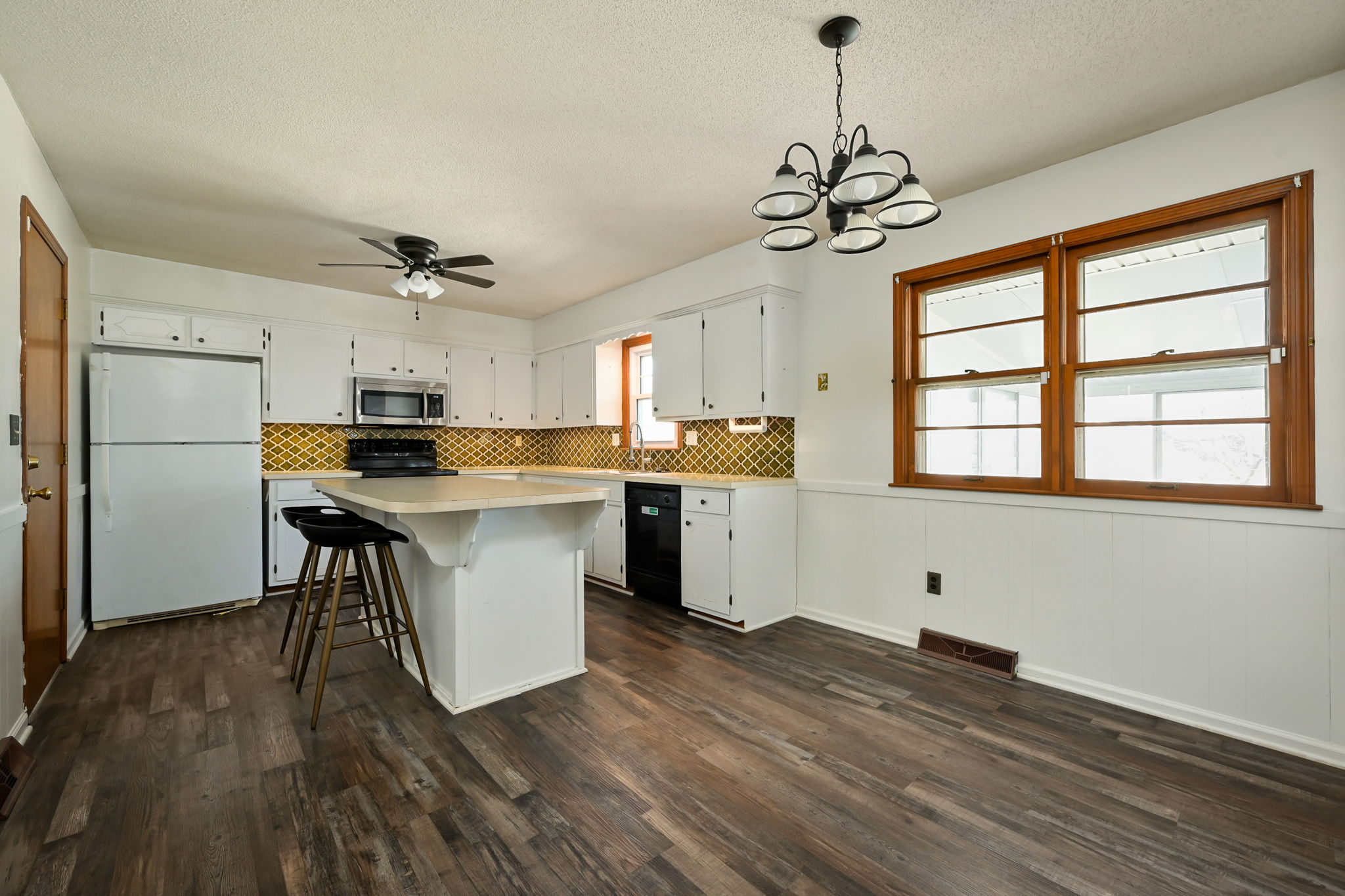  Photo 12