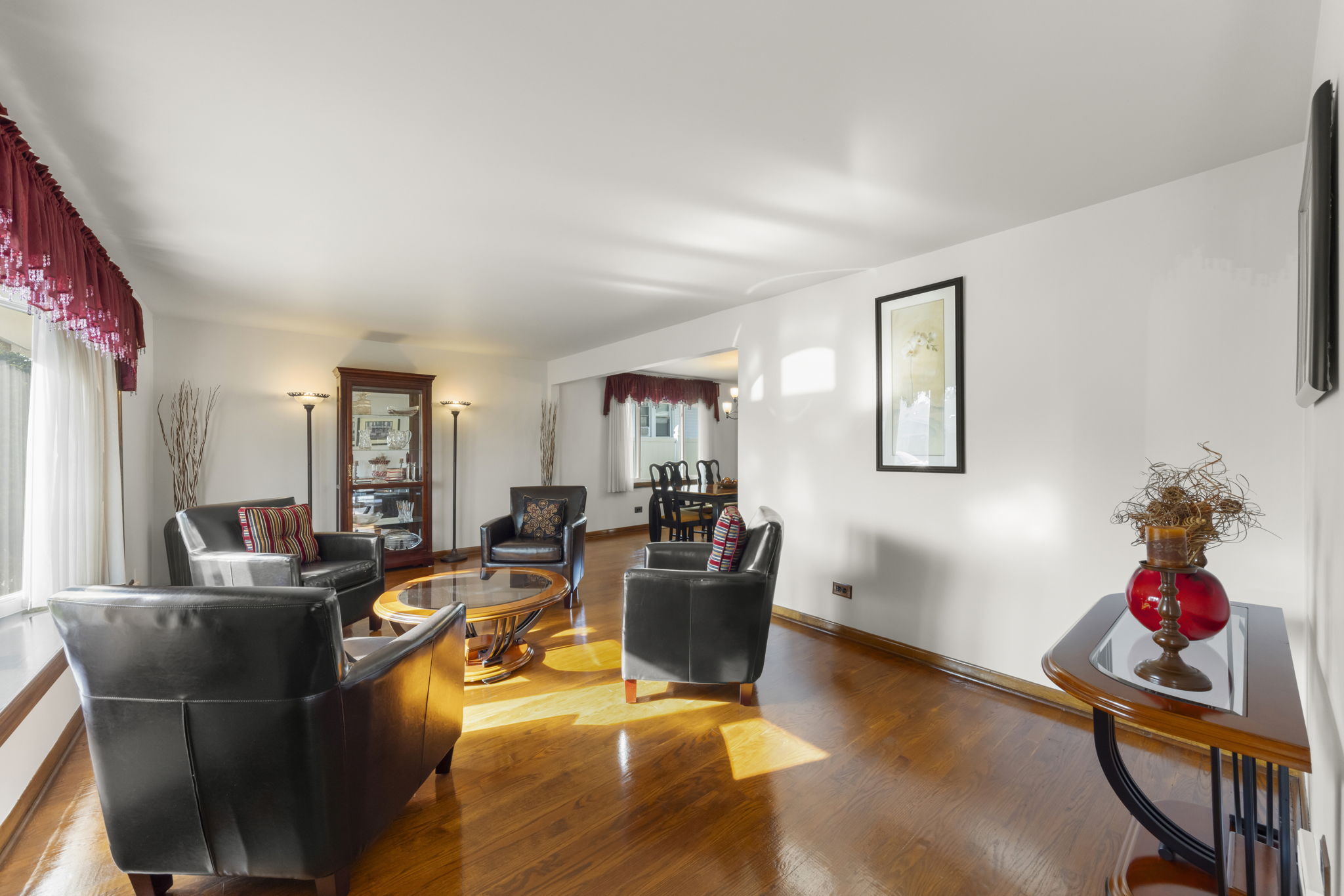 Photo 4