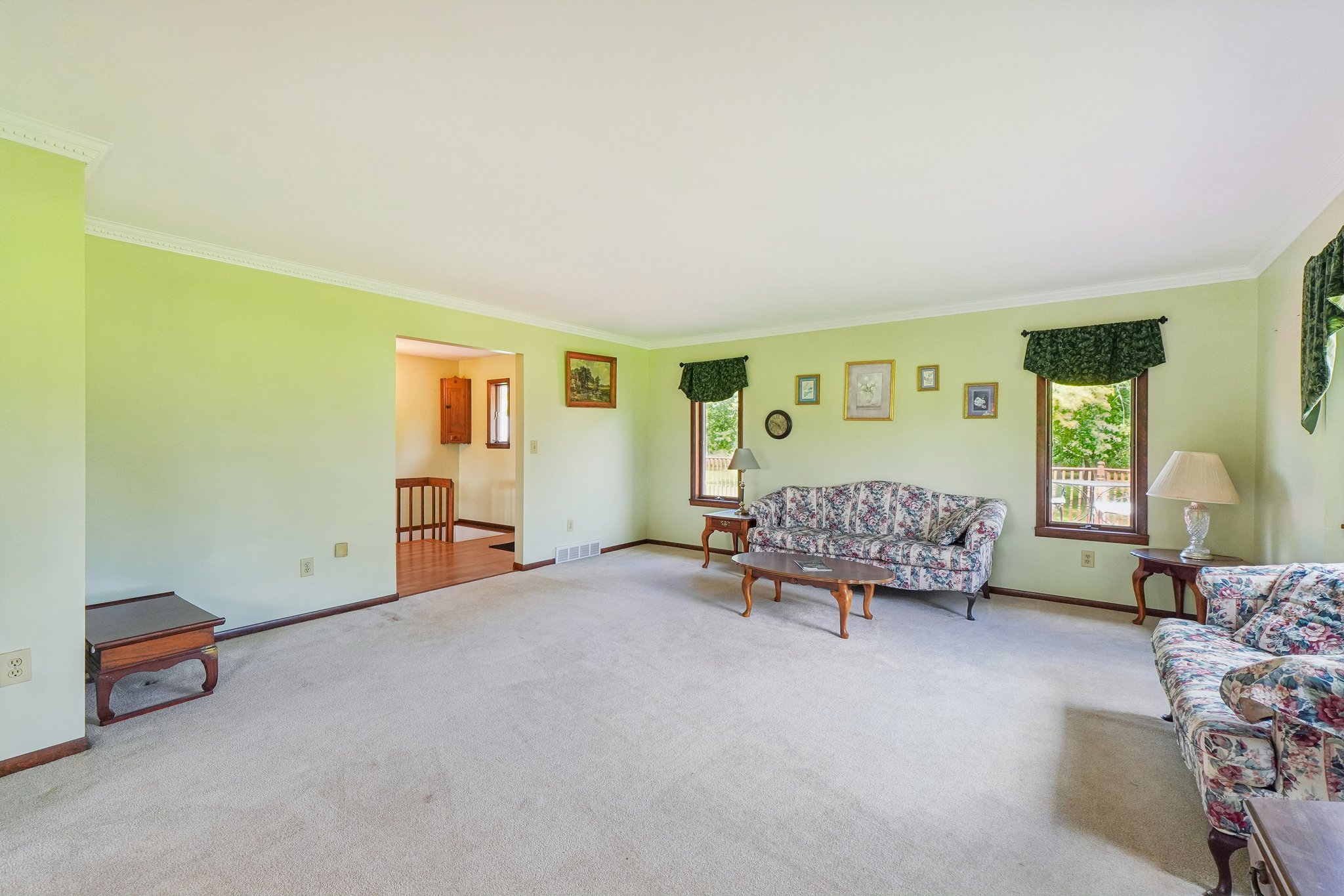 9205 Bemis Rd-S2309-005.jpg