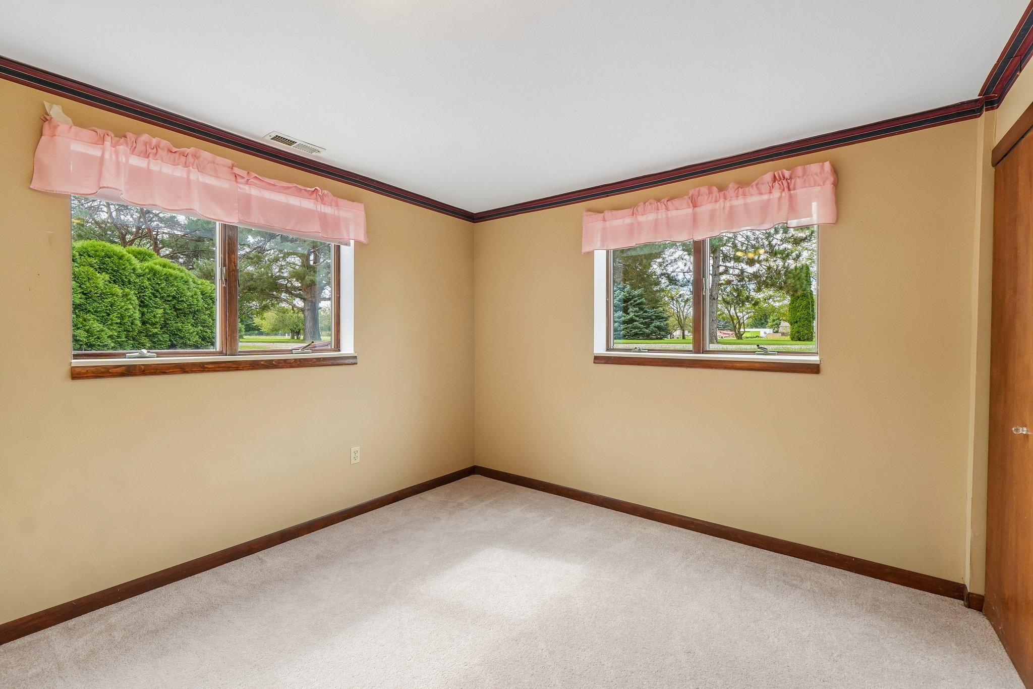 9205 Bemis Rd-S2309-023.jpg
