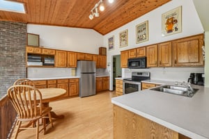 9205 Bemis Rd-S2309-010.jpg