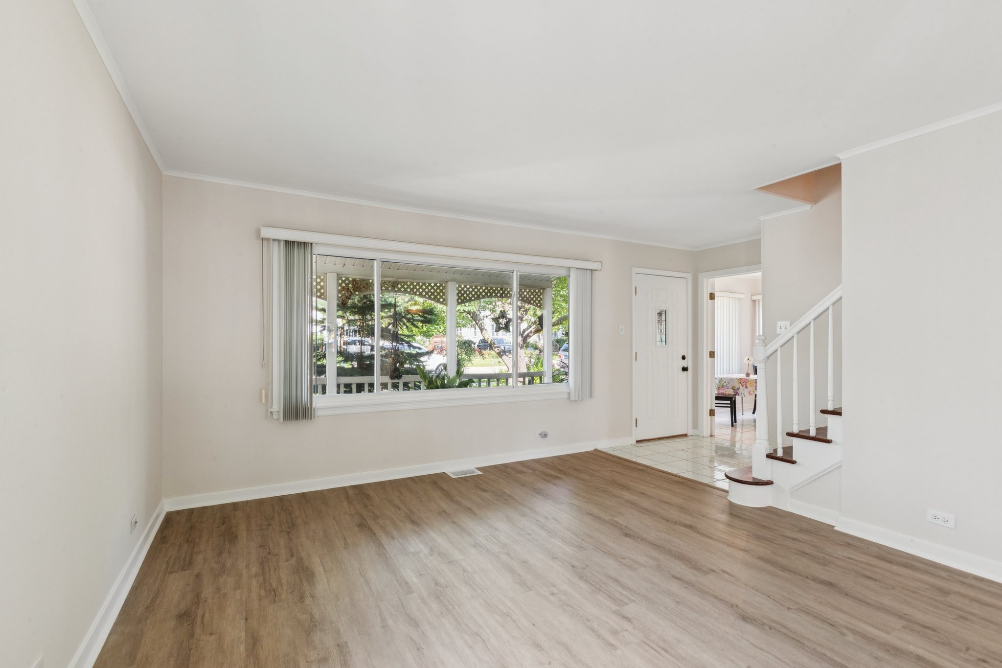 Lynwood Dr-S2207-021.jpg