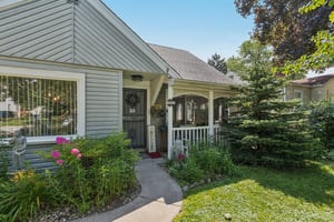 Lynwood Dr-S2207-004.jpg