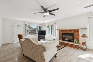 Lynwood Dr-S2207-005.jpg