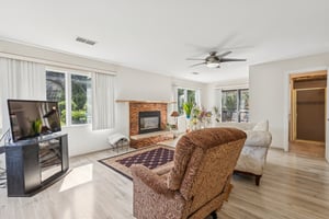 Lynwood Dr-S2207-006.jpg