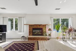 Lynwood Dr-S2207-008.jpg