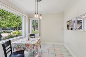 Lynwood Dr-S2207-011.jpg