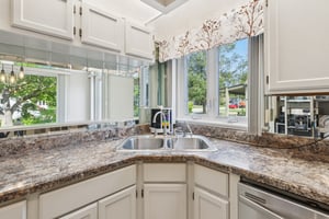Lynwood Dr-S2207-013.jpg
