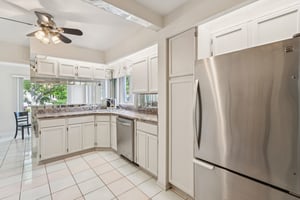 Lynwood Dr-S2207-015.jpg