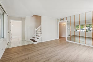Lynwood Dr-S2207-020.jpg