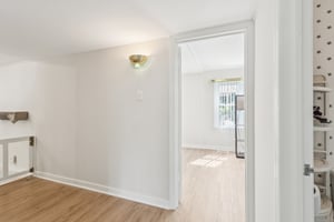 Lynwood Dr-S2207-024.jpg