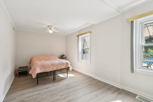 Lynwood Dr-S2207-025.jpg
