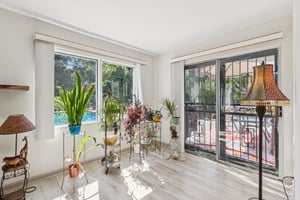 Lynwood Dr-S2207-031.jpg