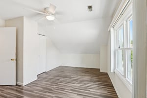 Lynwood Dr-S2207-035.jpg