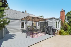 Lynwood Dr-S2207-046.jpg
