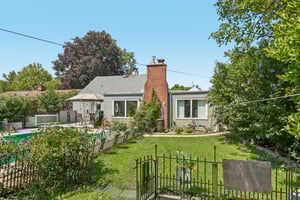 Lynwood Dr-S2207-052.jpg