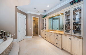 Upper Level Primary Bathroom1a