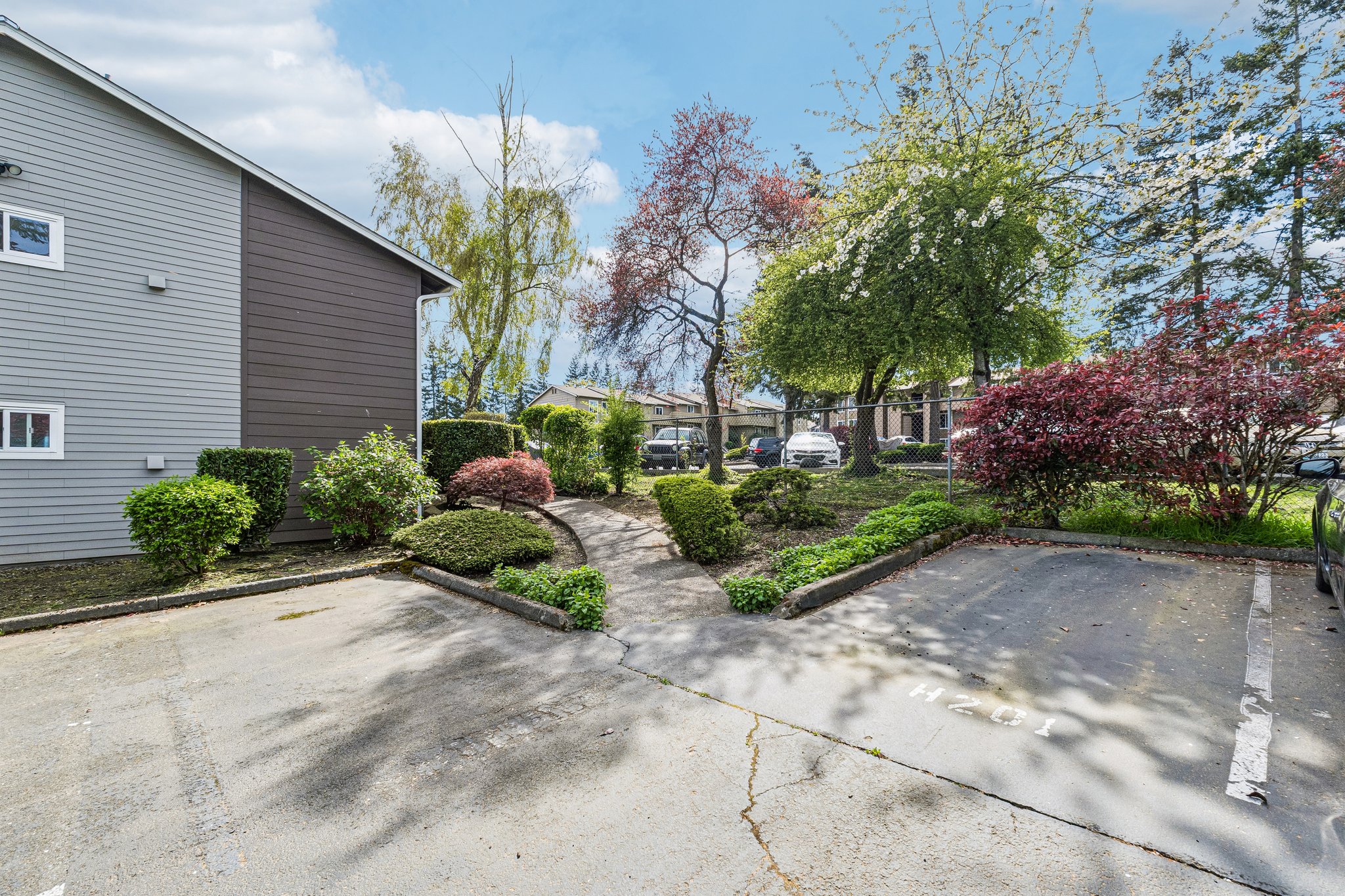 130th St H201-S2504-023.jpg