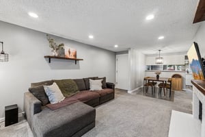 130th St H201-S2504-004.jpg