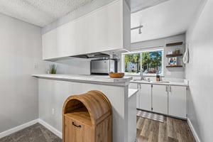 130th St H201-S2504-009.jpg