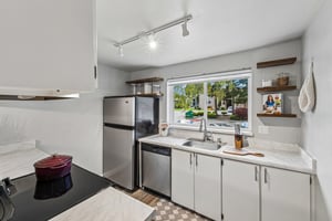 130th St H201-S2504-012.jpg