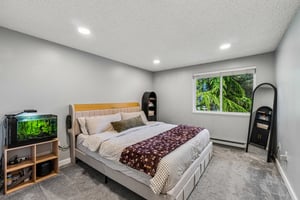 130th St H201-S2504-019.jpg