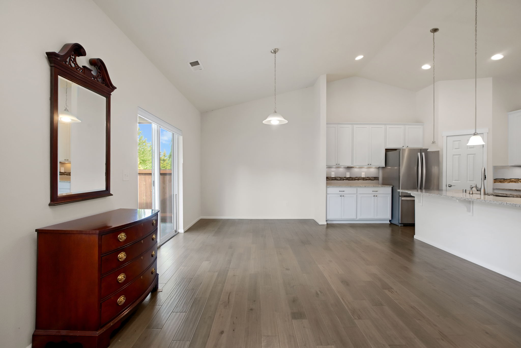  Photo 49